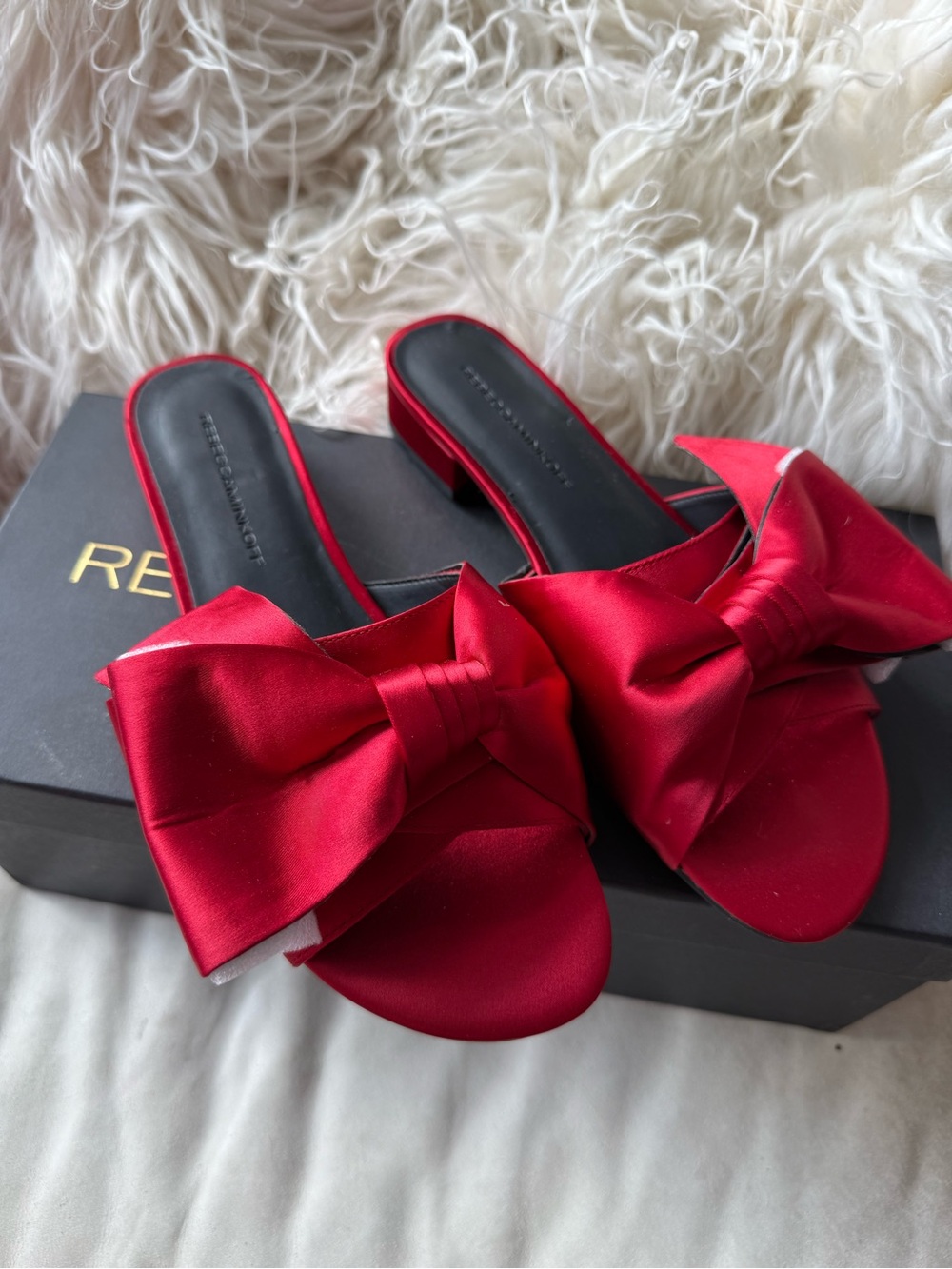 Rebecca Minkoff Calista Cherry Red Satin Bow Slides Sandals Size 6 | SEE CALLOUT
